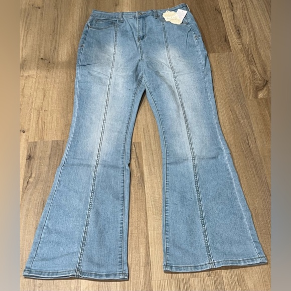Altar'd State Denim - Altar’d State High Rise Flare Leg Jeans women’s Size 25 / 5 NWT